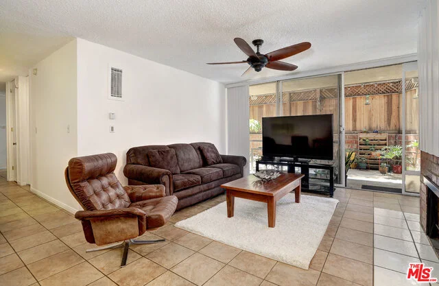 6305 Green Valley #111, Culver City, CA 90230