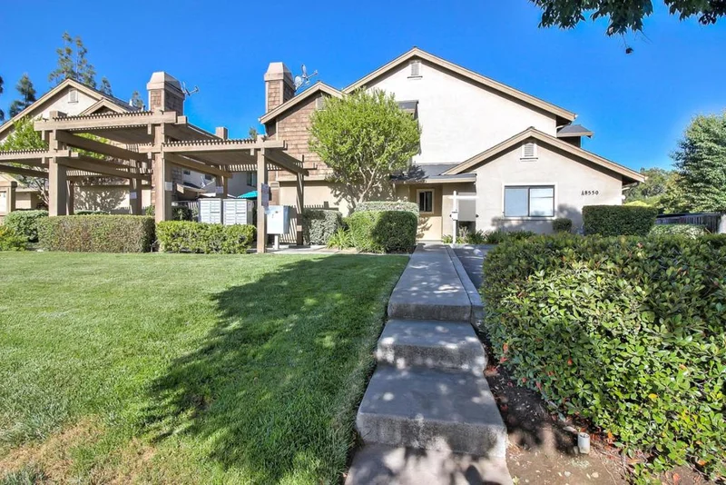 8550 Wren #1A, Gilroy, CA 95020