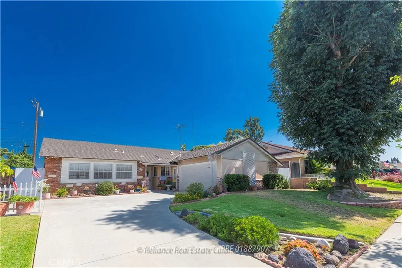 1909 Lark Ellen, Fullerton, CA 92835