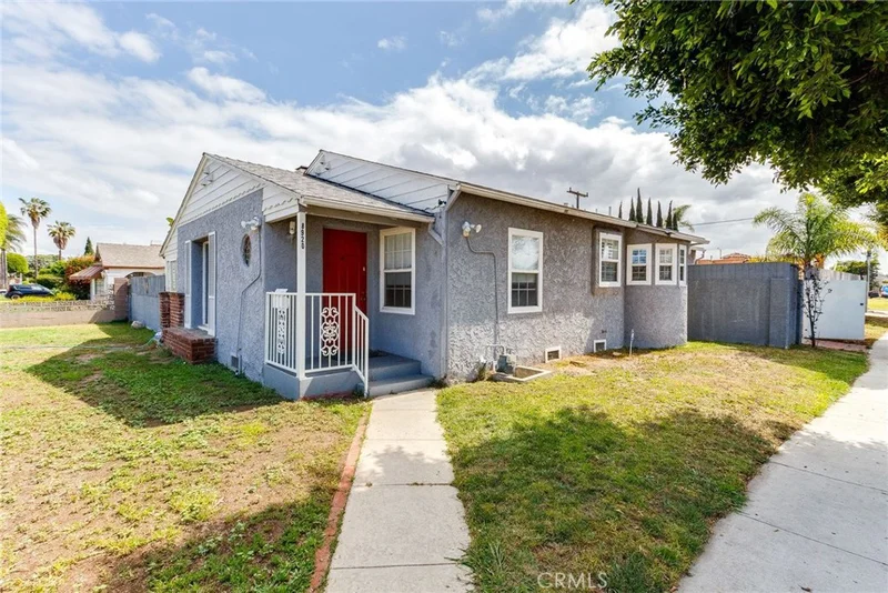 8920 2nd, Inglewood, CA 90305