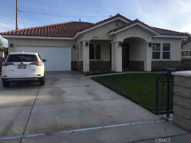 1010 Mcfadden, Santa Ana, CA 92707