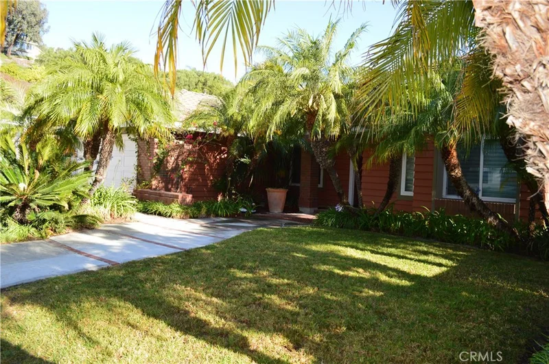2561 Glen Canyon, Orange, CA 92867