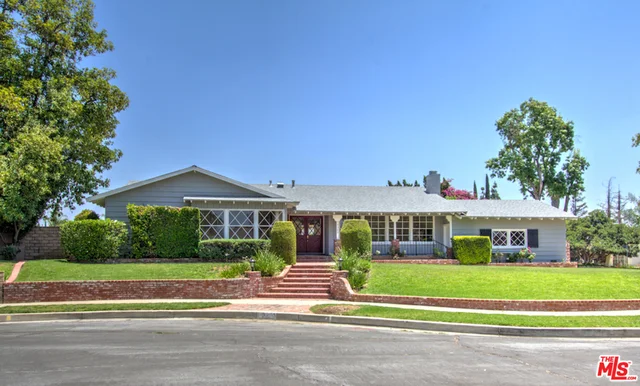 10200 Laramie, Chatsworth, CA 91311