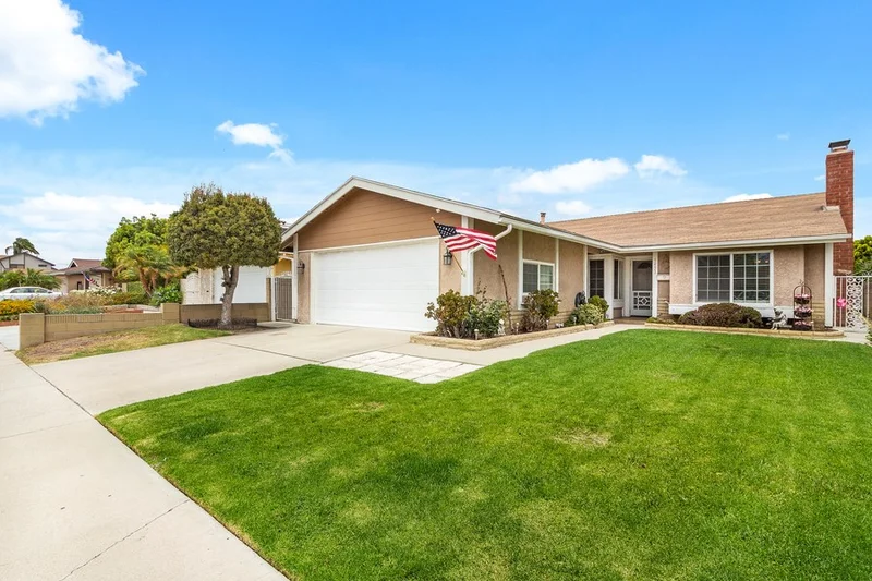 5451 La Luna, La Palma, CA 90623