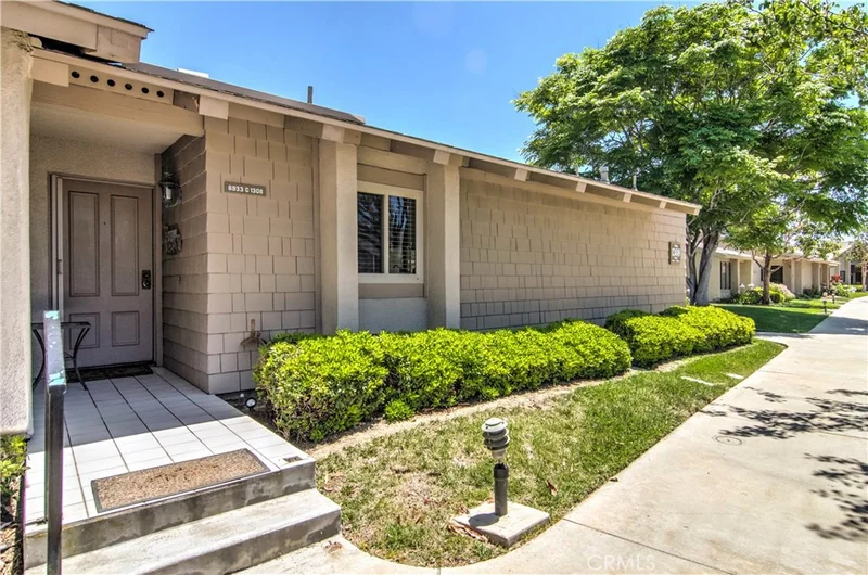 8933 Yolo #1308C, Huntington Beach, CA 92646