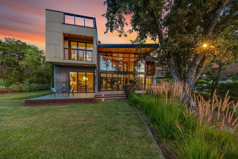 26989 Beaver, Los Altos Hills, CA 94022