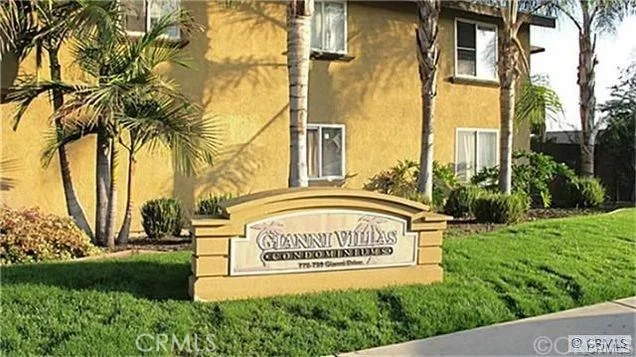 789 Gianni #202, Corona, CA 92879
