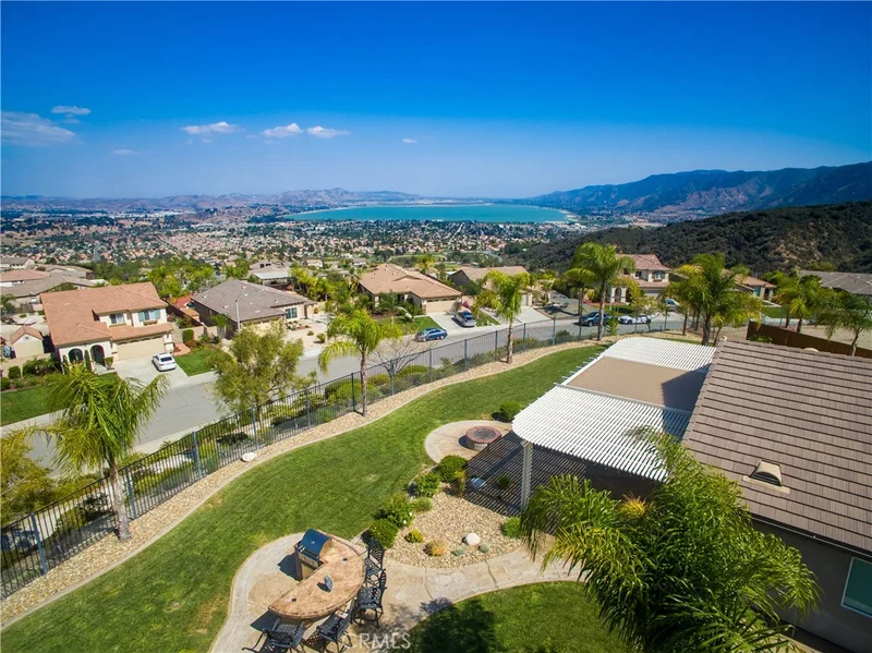 29440 Rock Point, Lake Elsinore, CA 92530
