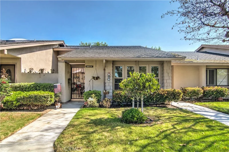 8566 Trinity #815B, Huntington Beach, CA 92646
