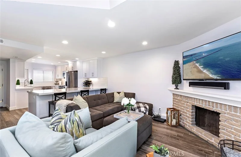 2554 Elden #E101, Costa Mesa, CA 92627