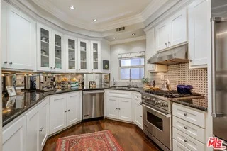850 Croft #103, Los Angeles, CA 90069