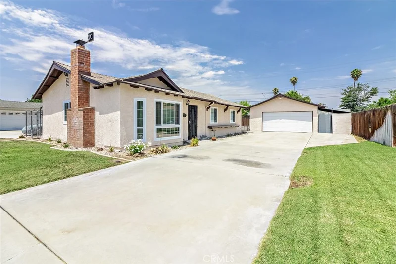 8831 Holly, Riverside, CA 92503