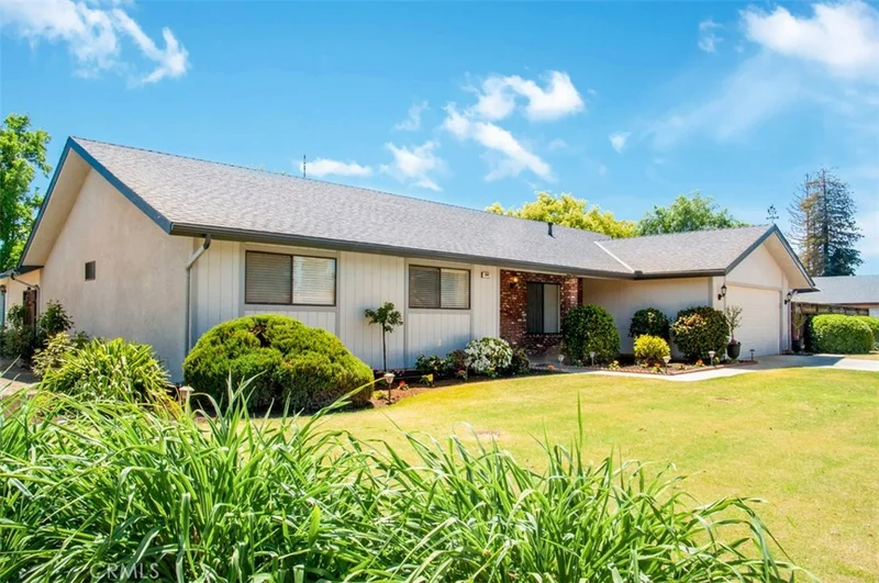 888 Davis, Dinuba, CA 93618