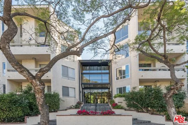 8960 Cynthia #301, West Hollywood, CA 90069