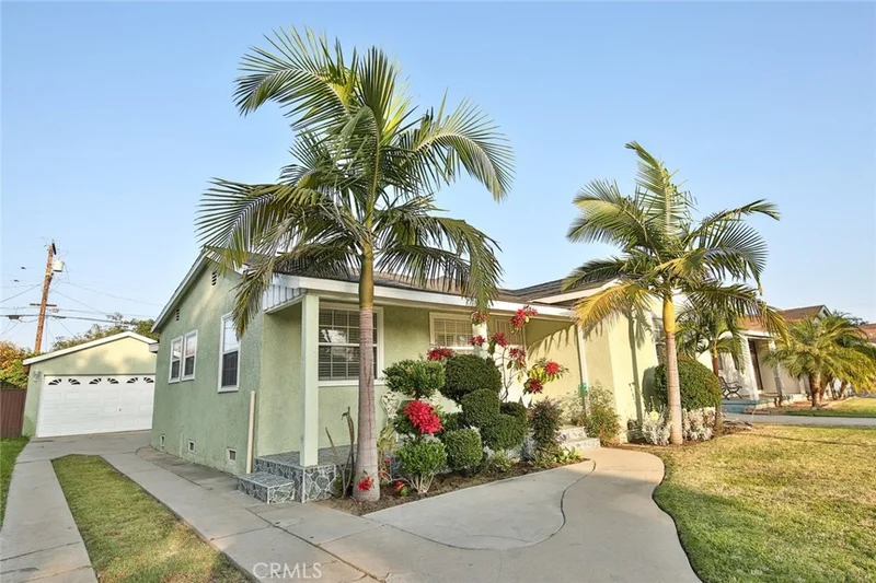 11370 Idaho, Hollydale, CA 90280
