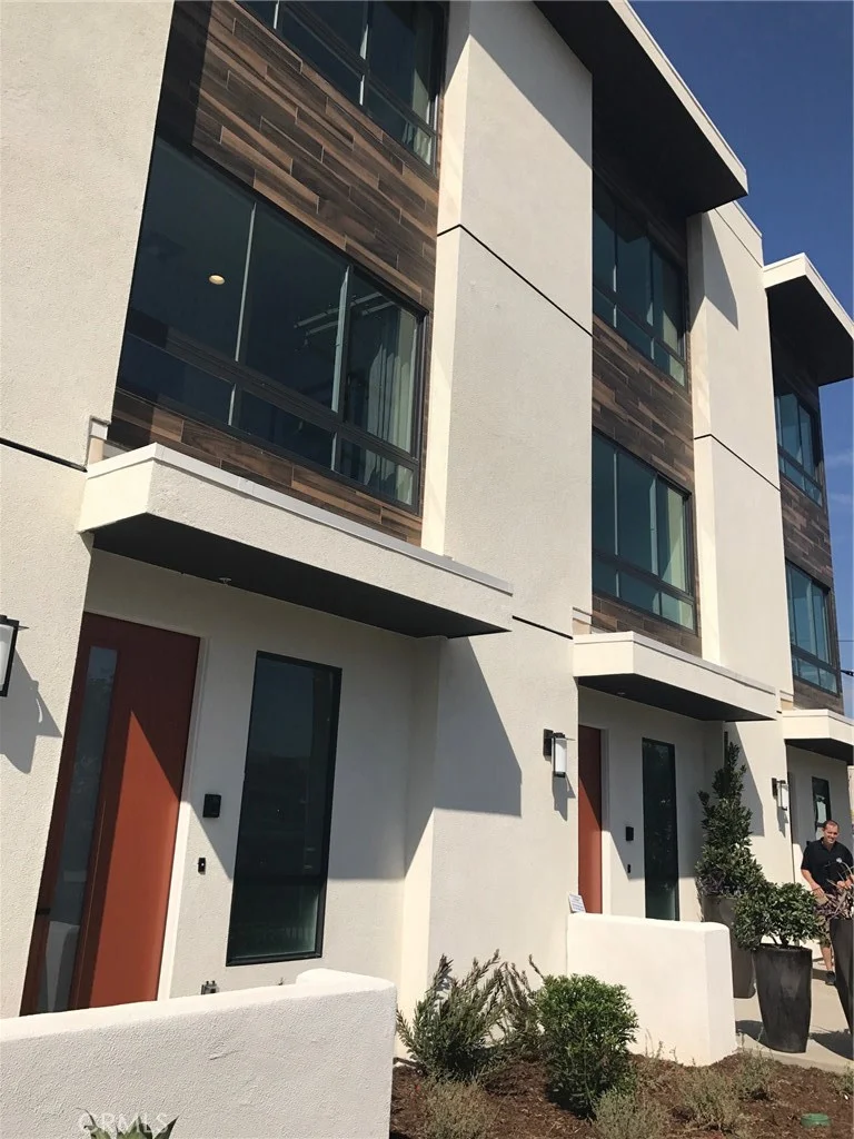 118 Avenue 50 #402, Highland Park, CA 90042