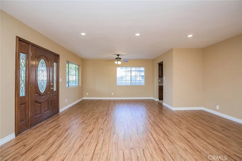 556 4th, Ontario, CA 91764