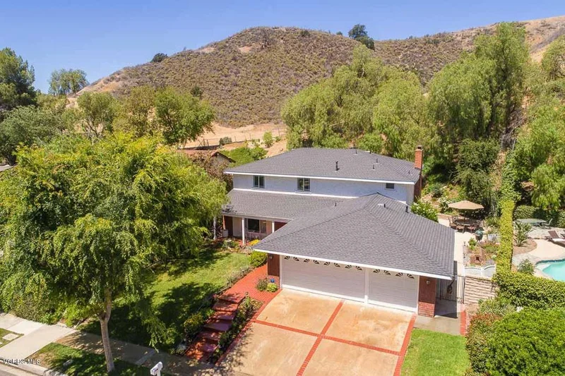 27065 Esward, Calabasas, CA 91301