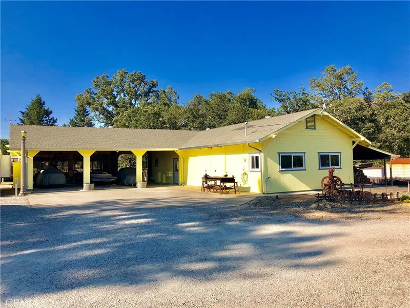 11425 West, Redwood Valley, CA 95470