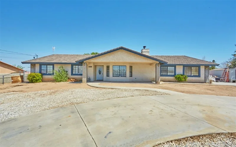 10451 9th, Hesperia, CA 92345