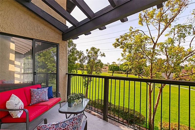 25591 Indian Hill #D, Laguna Hills, CA 92653