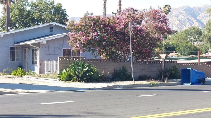 8935 Fenwick, Sunland, CA 91040