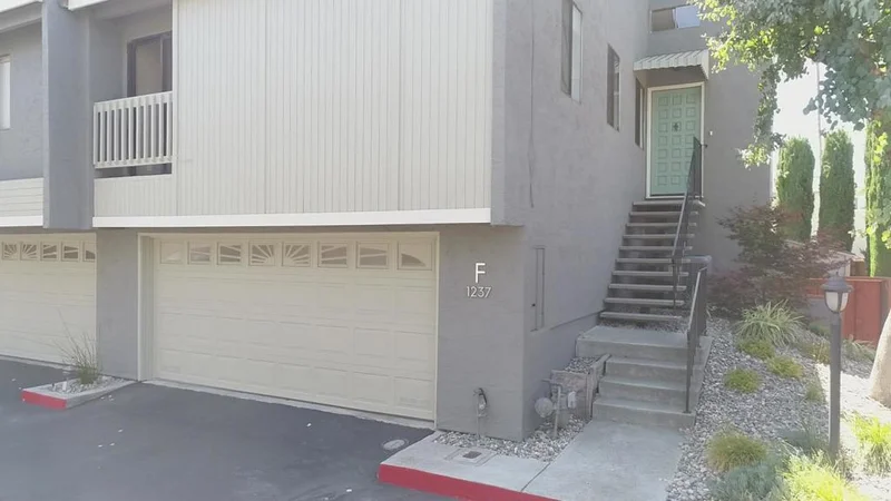1237 Henderson #F, Sunnyvale, CA 94086