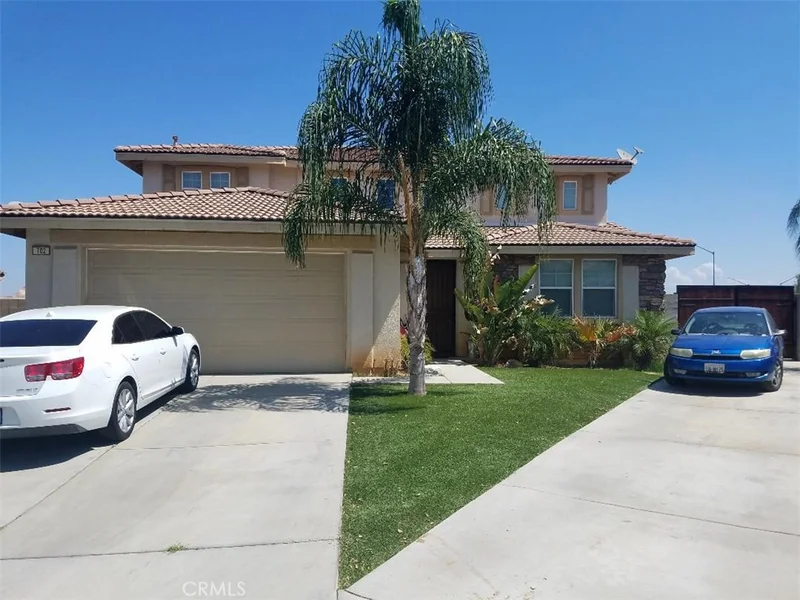 102 Saddleback, Perris, CA 92570