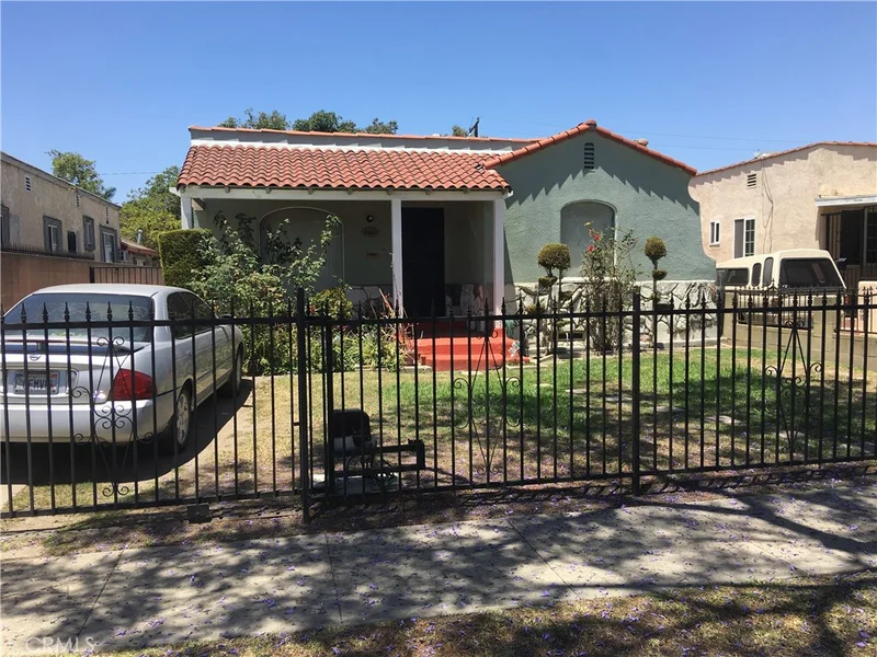 8681 Garden View, South Gate, CA 90280