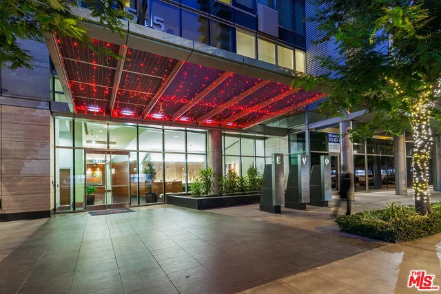 1155 S Grand Avenue 2011, Los Angeles, CA 90015