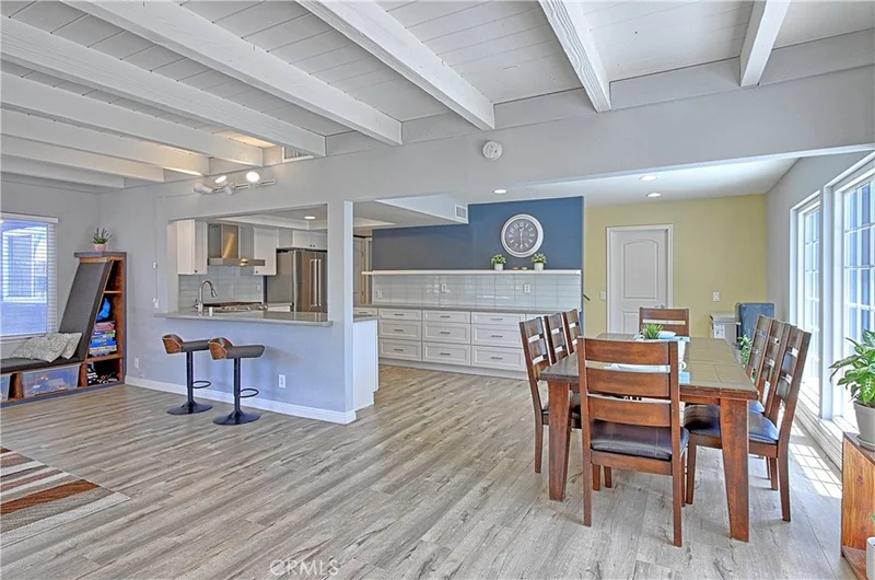 869 Burlington, Ventura, CA 93004