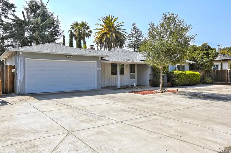 1170 Grant, Los Altos, CA 94024