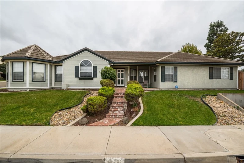 906 Moonlite, Santa Maria, CA 93455