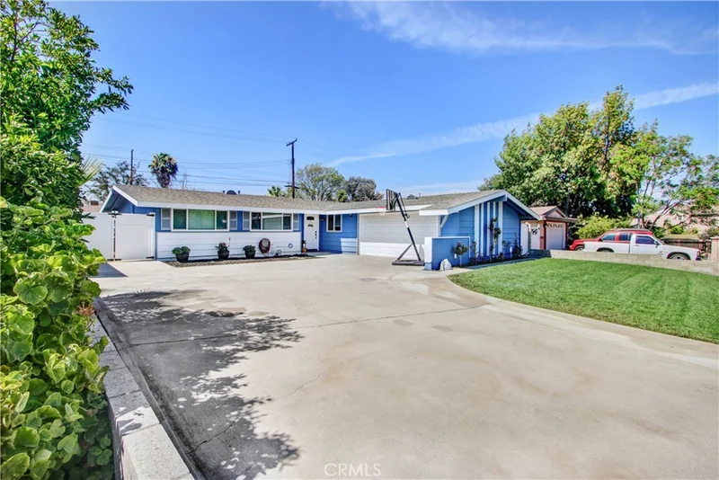 8843 Mentone, Riverside, CA 92503