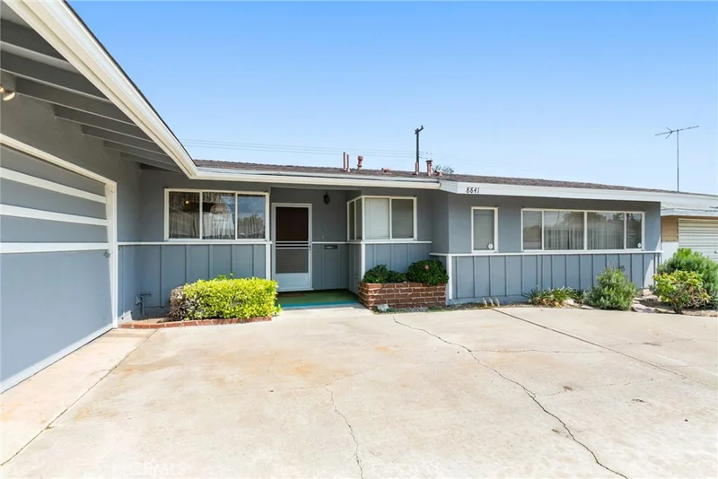 8841 Kennelly, Anaheim, CA 92804