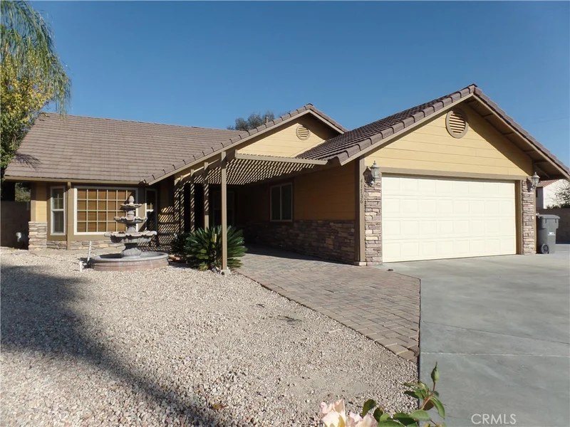 41736 Lomas, Hemet, CA 92544