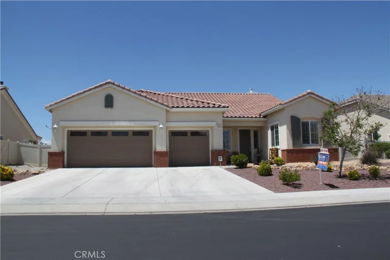 10320 Cotoneaster, Apple Valley, CA 92308
