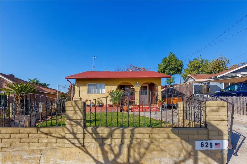 625 Ford, East Los Angeles, CA 90022
