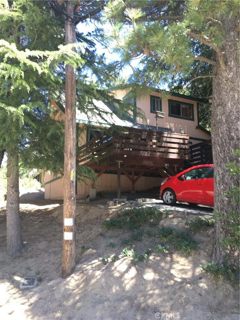 461 Delle, Crestline, CA 92325