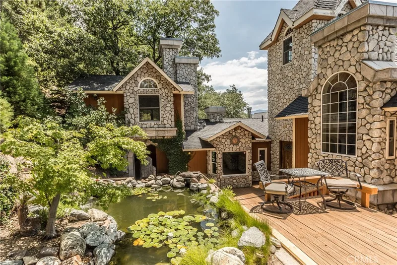 2755 Valkyrie, Running Springs, CA 92382