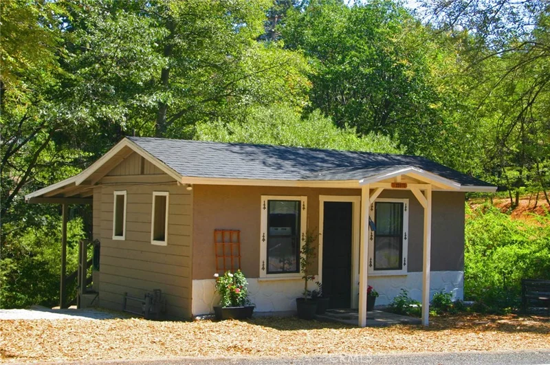 22670 Waters, Crestline, CA 92325
