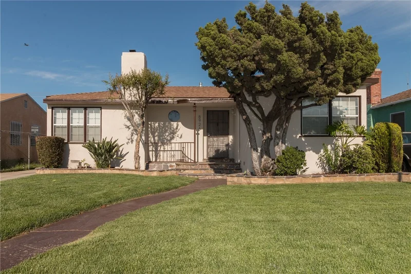 8926 Van Ness, Los Angeles, CA 90047