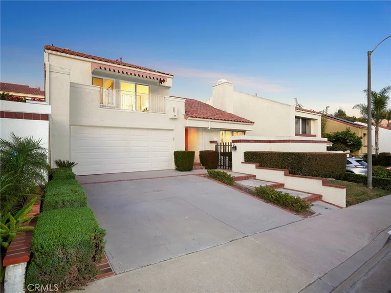 25922 Ernestine, Laguna Hills, CA 92653
