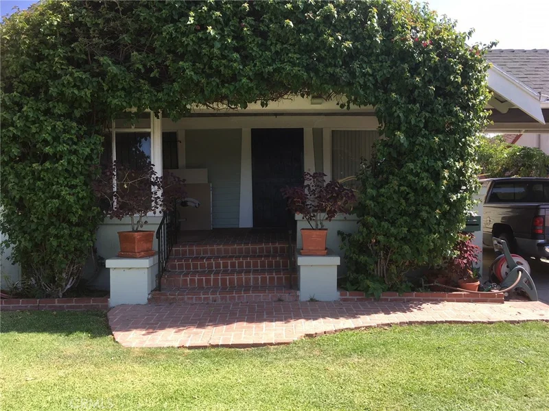 4657 Pickford, Los Angeles, CA 90019