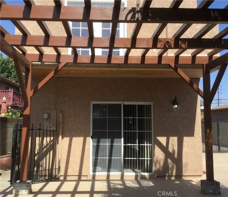 11416 Rives, Downey, CA 90241