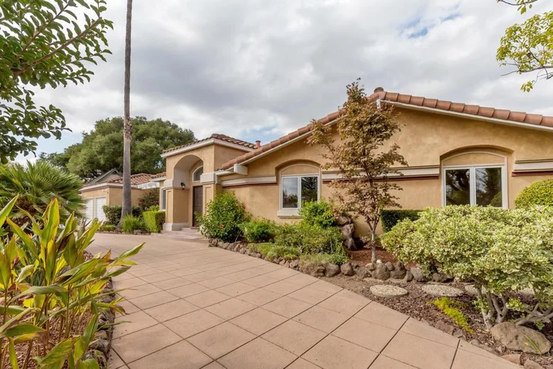 431 Juanita, Los Altos, CA 94022