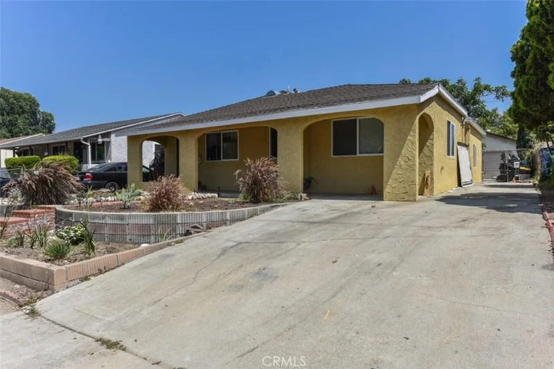 517 W 4th Street, Azusa, CA 91702