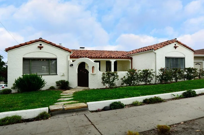 450 Pine, Pacific Grove, CA 93950