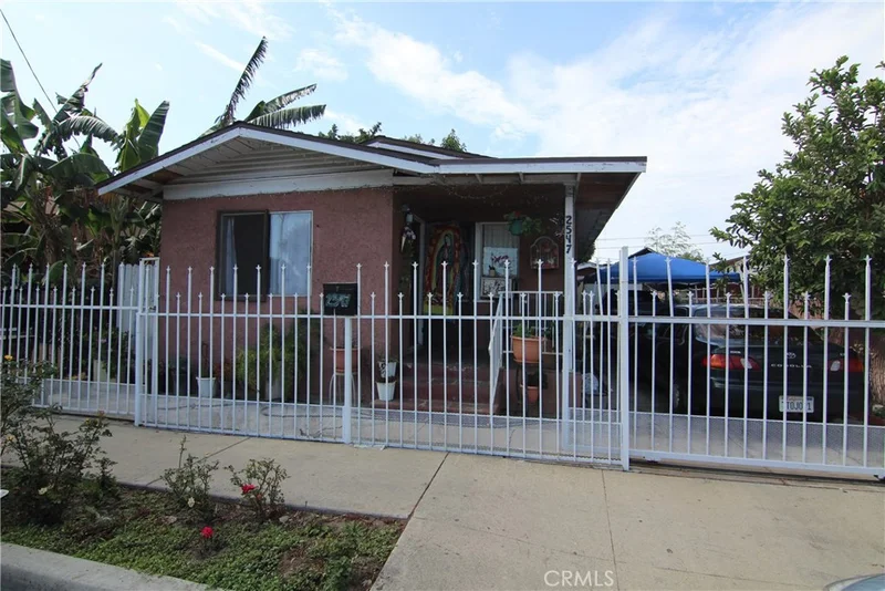 2547 El Segundo, Compton, CA 90222