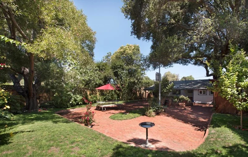 411 Grayson Court, Menlo Park, CA 94025